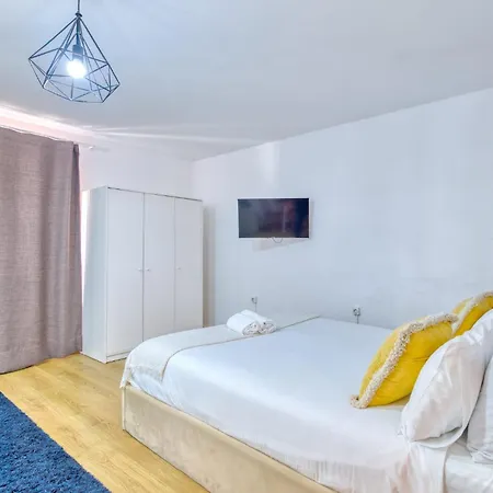 Cozy Center Апартаменты *
